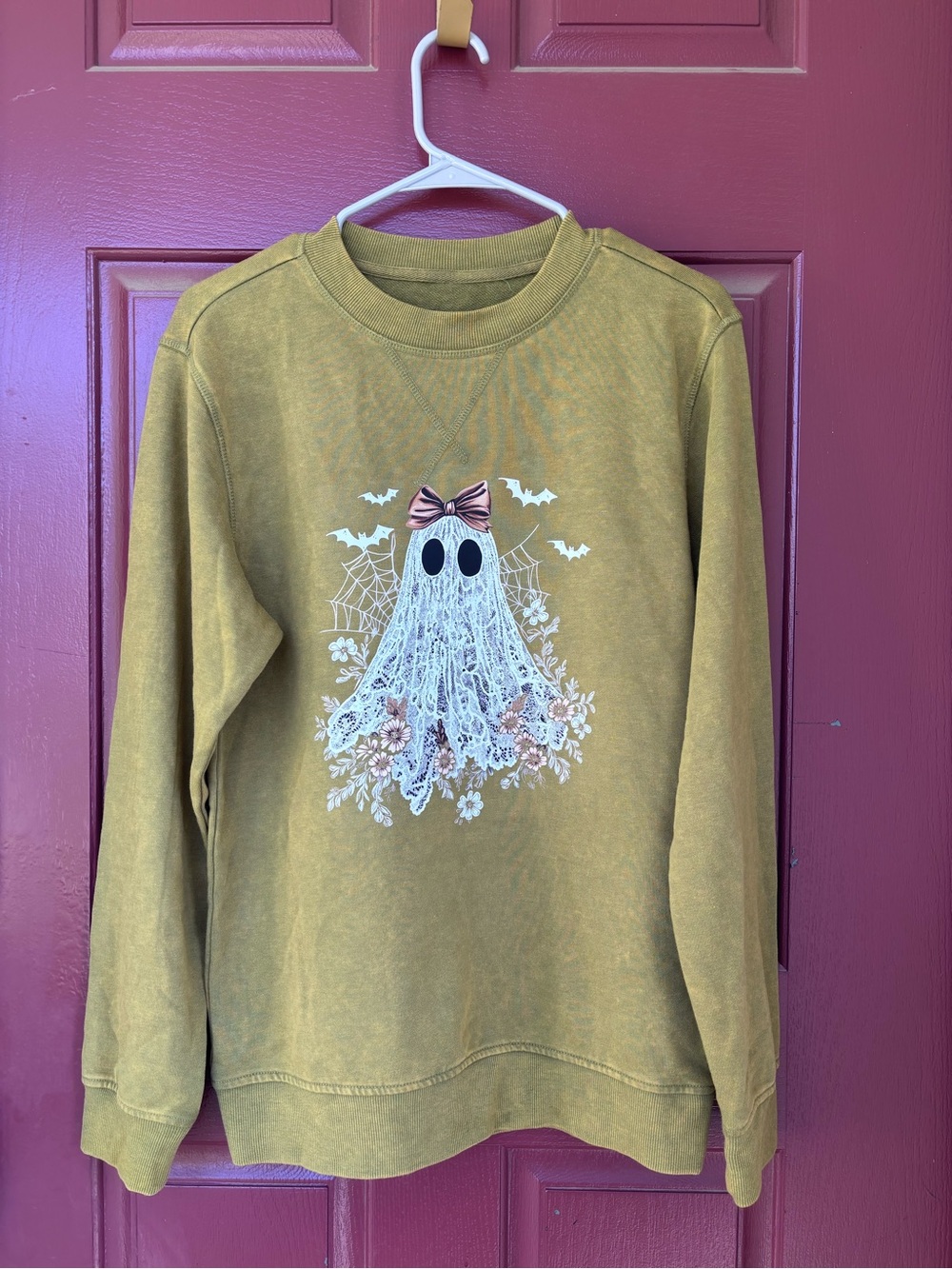 Women's cute Ghost Graphic Crewneck Sweater-Small